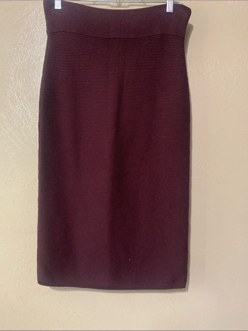 Express size L Dark Ribbed Pencil Skirt in Deep Wine NWT